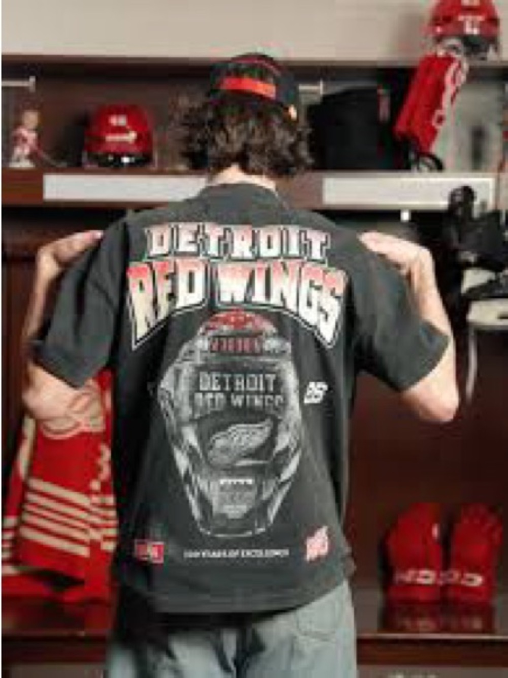 NWT SANA Detroit Red Wings Graphic Short Sleeve Tee